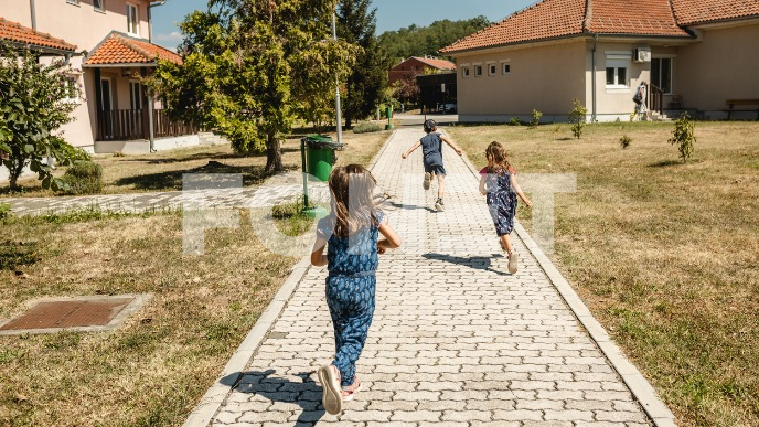 Devojčice plaćaju cenu krize